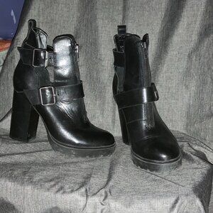 🎉Steve Madden Lavish Black Leather Buckle Platform Booties - 8.5